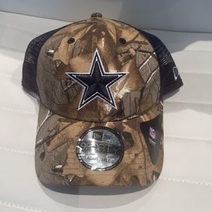 BRAND NEW - New Era Realtree Camo Dallas Cowboys Trucker Snapback Hat